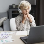 عکس کودک رایپویی در حال یادگیری